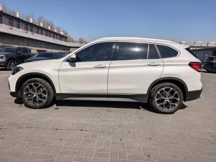 BMW X1 2022 Model sDrive25Li Leading Model – фото 4