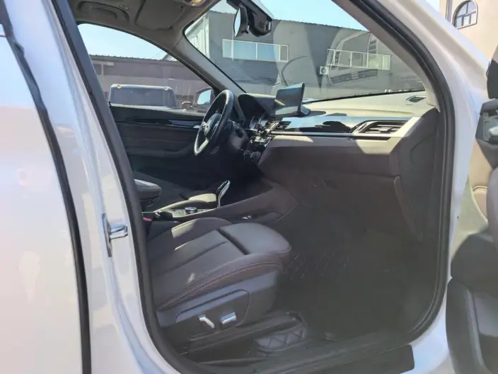 BMW X1 2022 Model sDrive25Li Leading Model – фото 8