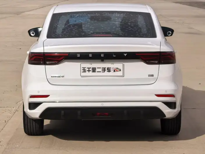 Geely Emgrand 2022 Model No. 4 Gen 1.5L CVT Elite Model – фото 5