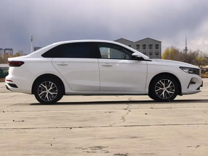 Geely Emgrand 2022 Model No. 4 Gen 1.5L CVT Elite Model – фото 7