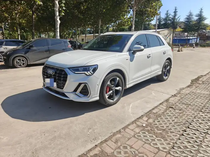 AUDI Q3 2022 Model 35 TFSI Fashion Dynamic Model