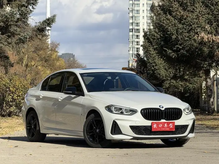 BMW 1 Series 2023 Model 120i M Sports Night Edition – фото 3
