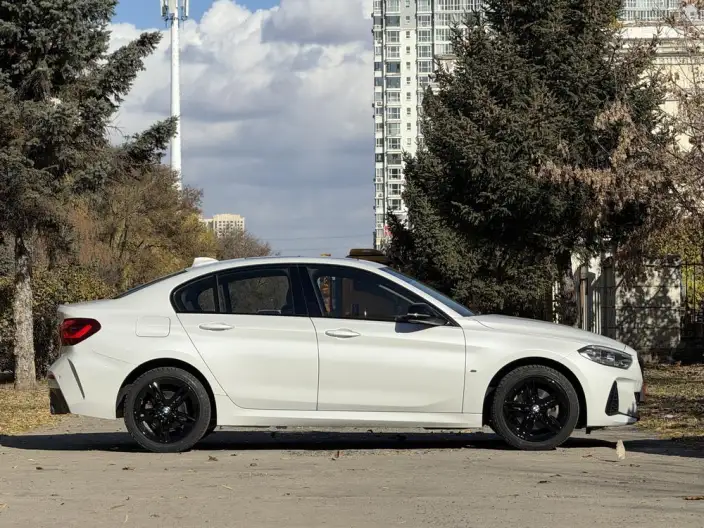 BMW 1 Series 2023 Model 120i M Sports Night Edition – фото 7