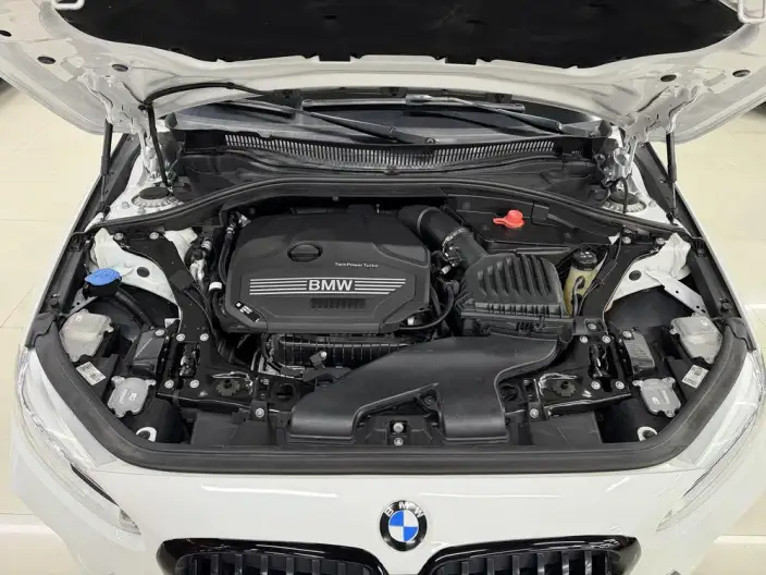 BMW 1 Series 2023 Model 120i M Sports Night Edition – фото 9