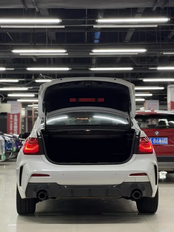 BMW 1 Series 2023 Model 120i M Sports Night Edition – фото 10