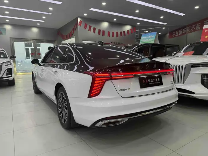 Hongqi H5 2025 Model 2.0T Automatic Flag Enjoy Edition