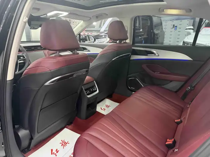 Hongqi H5 2025 Model 2.0T Automatic Flag Enjoy Edition – фото 10