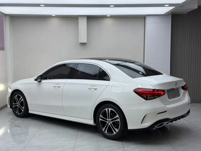 Mercedes-Benz A-class 2022 Model Facelift A 180 L Sports sedan – фото 4