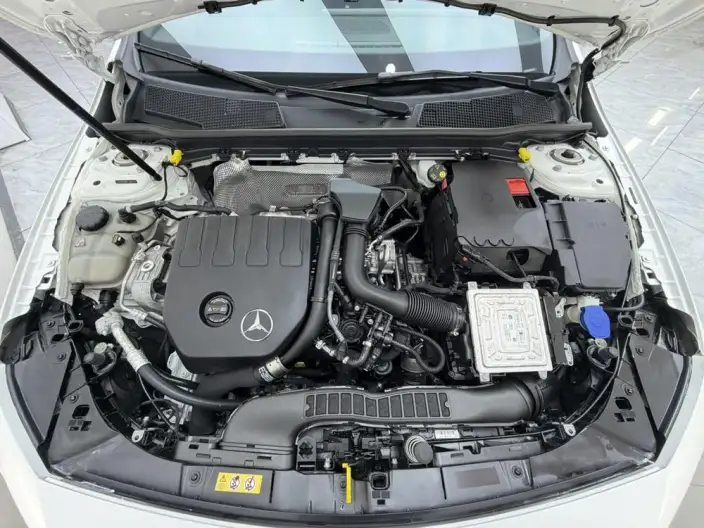 Mercedes-Benz A-class 2022 Model Facelift A 180 L Sports sedan – фото 7