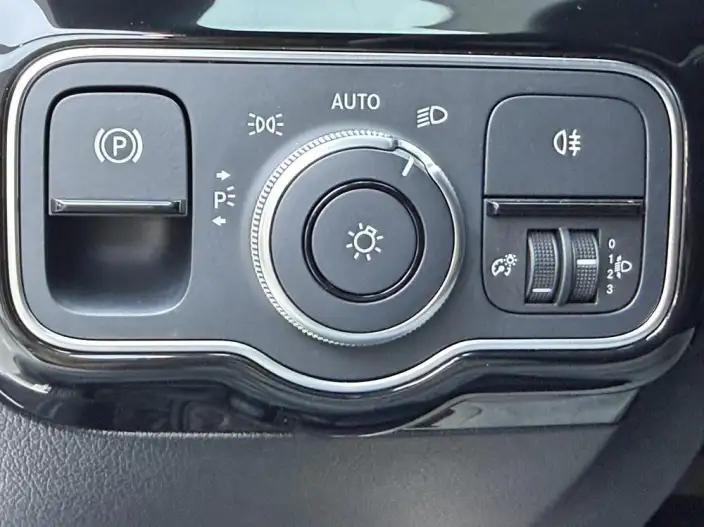 Mercedes-Benz A-class 2022 Model Facelift A 180 L Sports sedan – фото 10