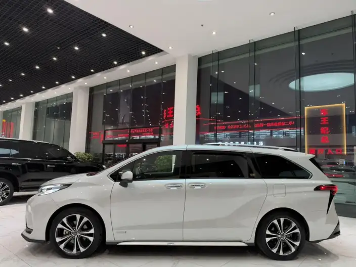 Granvia 2023 Model Intelligent Hybrid 2.5L Flagship VIP – фото 4