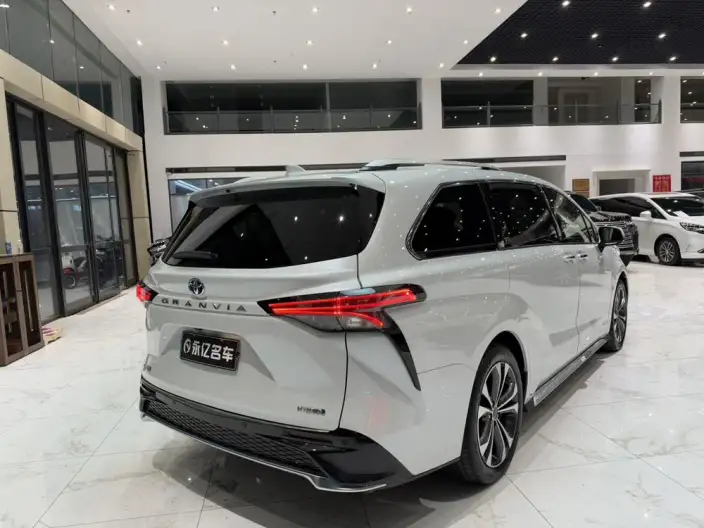 Granvia 2023 Model Intelligent Hybrid 2.5L Flagship VIP – фото 6