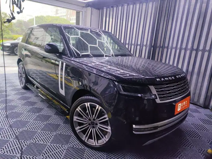 Range Rover 2026 Model 3.0 L6 400PS AB Long axis Edition – фото 4