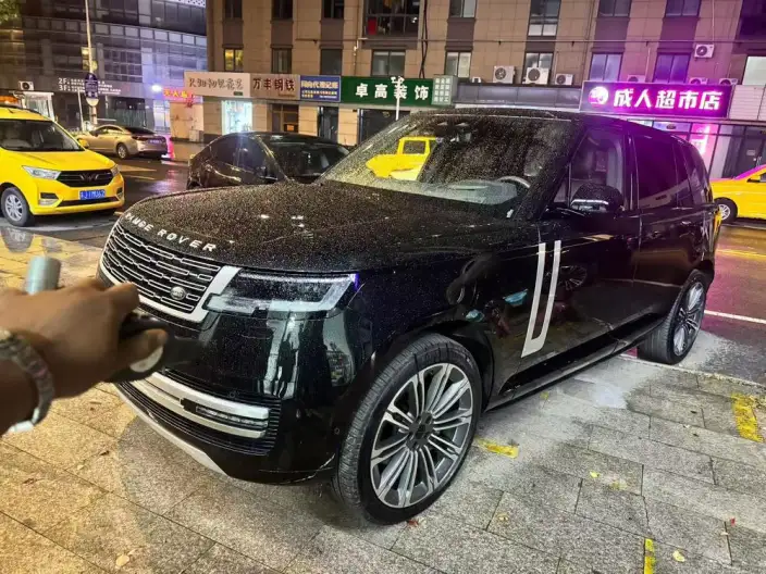 Range Rover 2026 Model 3.0 L6 400PS AB Long axis Edition – фото 5