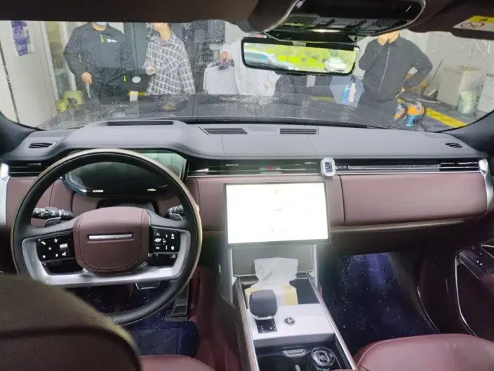 Range Rover 2026 Model 3.0 L6 400PS AB Long axis Edition – фото 6