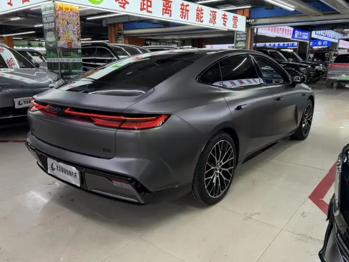 Geely Galaxy E8 2025 Model 620km 4WD Galaxy LiDAR Edition – фото 6