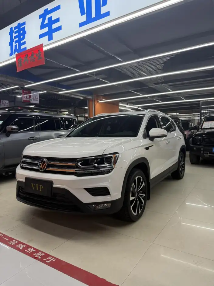 Volkswagen Tharu 2022 Model 280TSI 2WD Deluxe Edition – фото 1