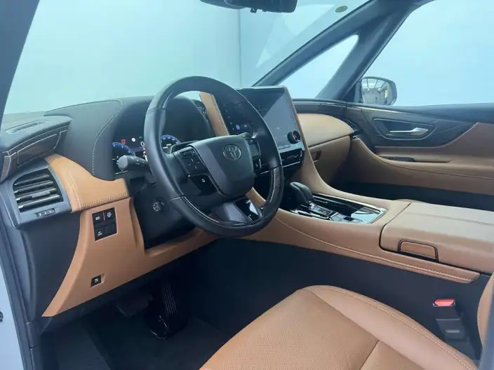 Elfa 2025 Model 2.5L Intelligent Hybrid 4WD Noble Gold Edition – фото 7