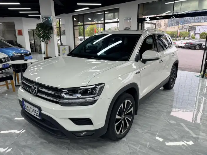 Volkswagen Tharu 2022 Model 280TSI 2WD Deluxe Edition – фото 1