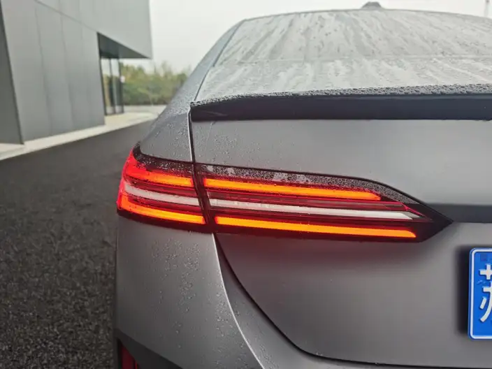 BMW 5 Series 2025 Model 525Li M Sports Set – фото 7