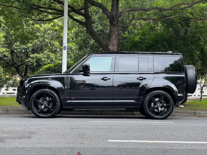 Land Rover Defender 2024 Model 110 5.0T V8