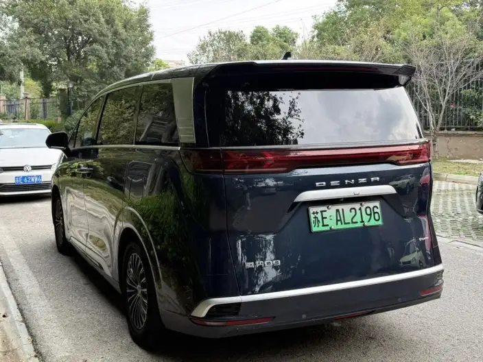 Denza D9 EV 2022 Model 600 4WD Flagship Model
