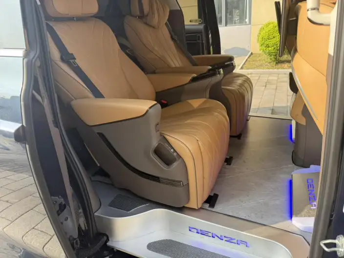 Denza D9 EV 2022 Model 600 4WD Flagship Model – фото 10