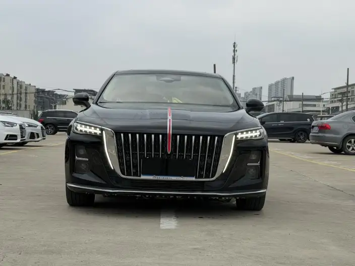 Hongqi H5 2025 Model 2.0T Automatic Flag Enjoy Edition