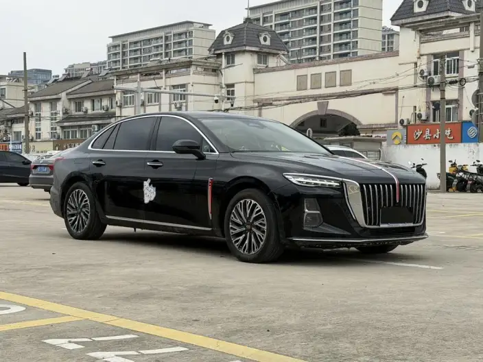 Hongqi H5 2025 Model 2.0T Automatic Flag Enjoy Edition