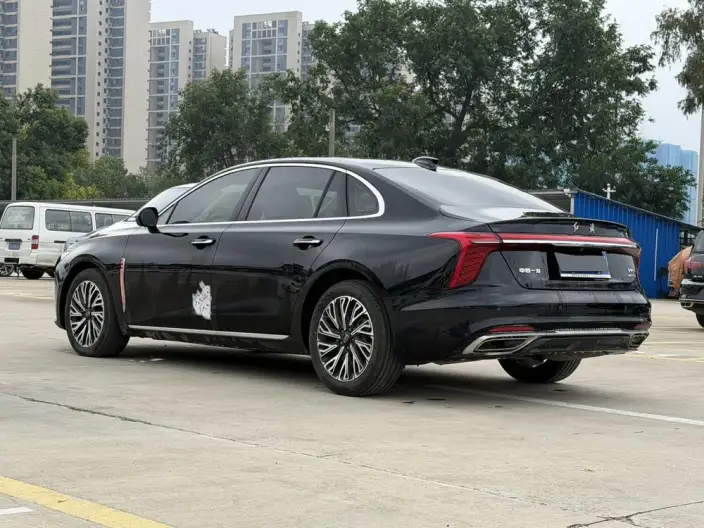 Hongqi H5 2025 Model 2.0T Automatic Flag Enjoy Edition