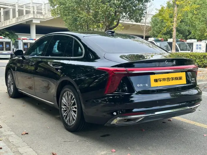 Hongqi H5 2023 Model 2.0T Automatic Flag Enjoy Edition