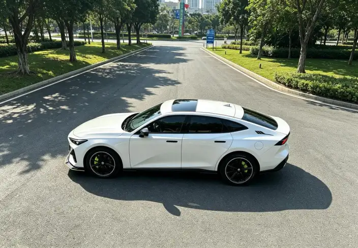 Changan UNI-V 2022 Model 1.5T Sports Edition