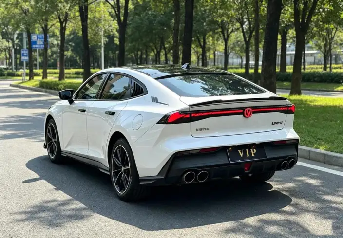 Changan UNI-V 2022 Model 1.5T Sports Edition – фото 5