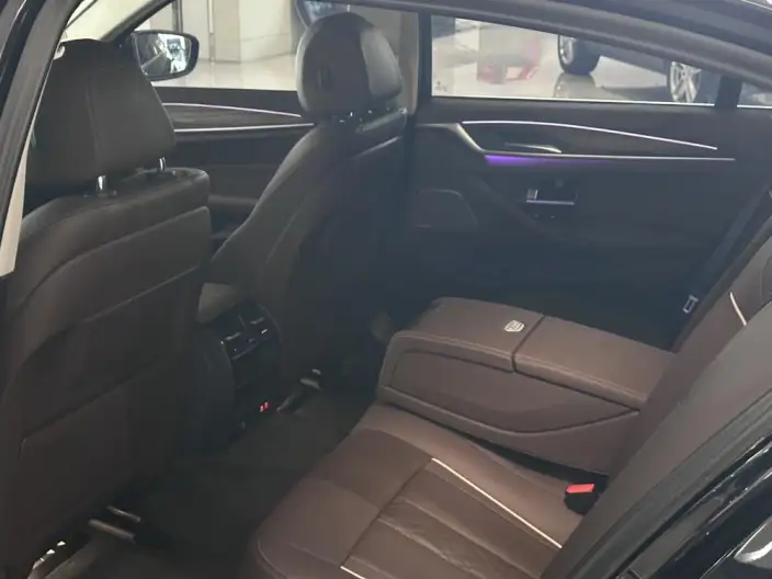 BMW 5 Series 2022 Model Facelift II 530Li Leading Model Luxury Set – фото 9