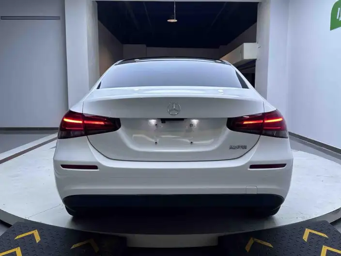 Mercedes-Benz A-class 2022 Model A 180 L – фото 6