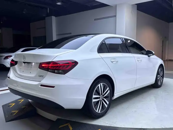 Mercedes-Benz A-class 2022 Model A 180 L – фото 7