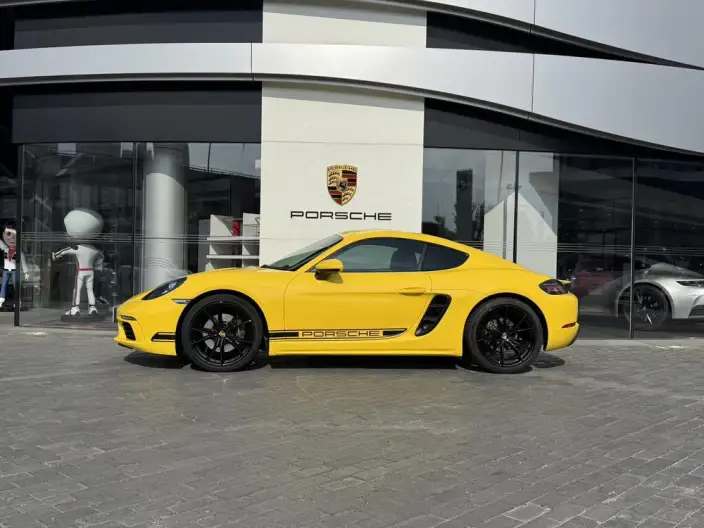 Porsche 718 2023 Model Cayman 2.0T
