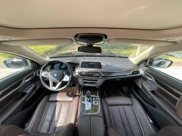BMW 7 Series 2021 Model 730Li Luxury Set – фото 9