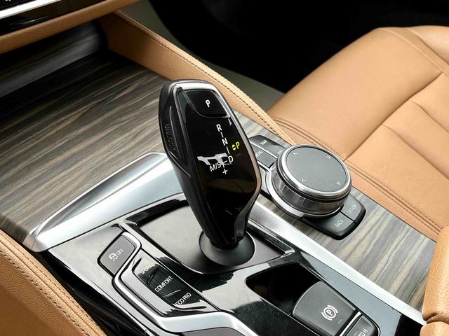 BMW 5 Series Модель 2018 года 530Li xDrive Luxury Set – фото 18