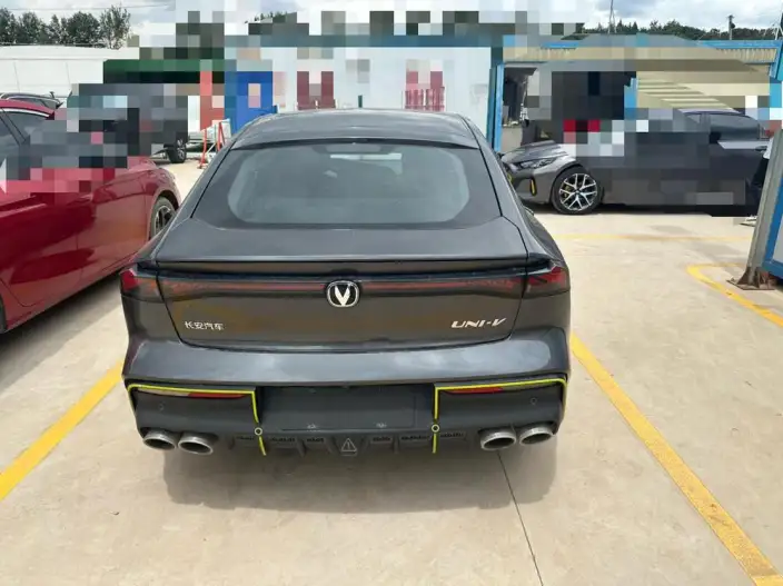 Changan UNI-V 2022 Model 1.5T Sports Edition – фото 5