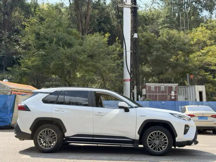 Toyota Wildlander 2023 Model Hybrid 2.5L 2WD Luxury PLUS Edition – фото 7