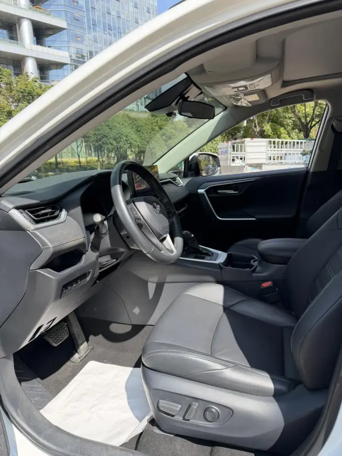 Toyota Wildlander 2023 Model Hybrid 2.5L 2WD Luxury PLUS Edition – фото 8