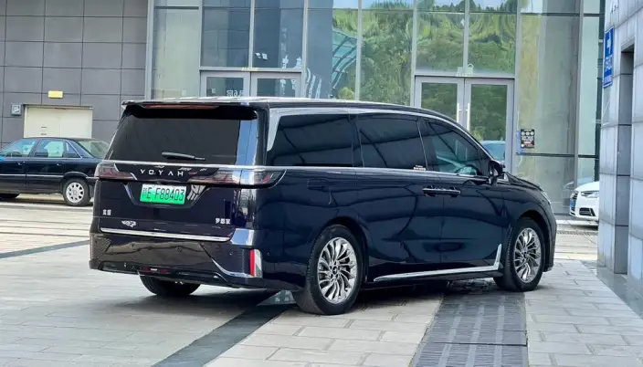 VOYAH Dreamer PHEV 2024 Model Ultra-long Endurance Ultimate Edition – фото 6