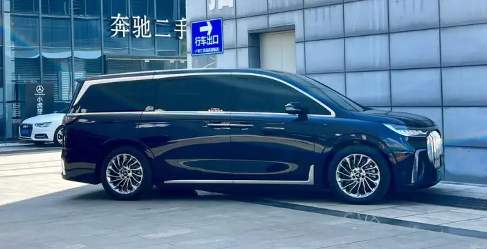 VOYAH Dreamer PHEV 2024 Model Ultra-long Endurance Ultimate Edition – фото 7