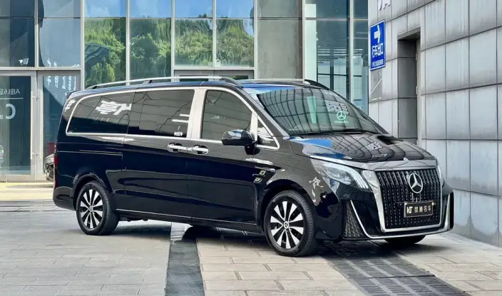 Viano 2023 Model 2.0T Elite Edition 7 seat – фото 3