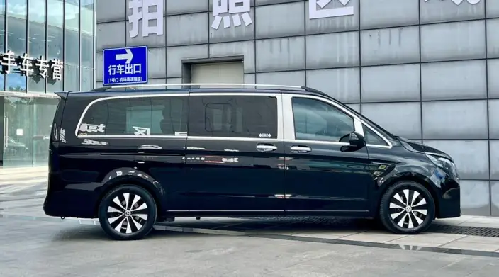 Viano 2023 Model 2.0T Elite Edition 7 seat – фото 7