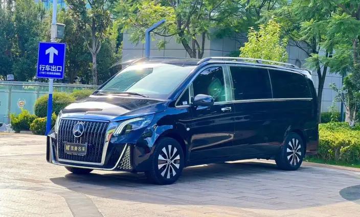 Viano 2024 Model 2.0T Elite Edition 7 seat – фото 1