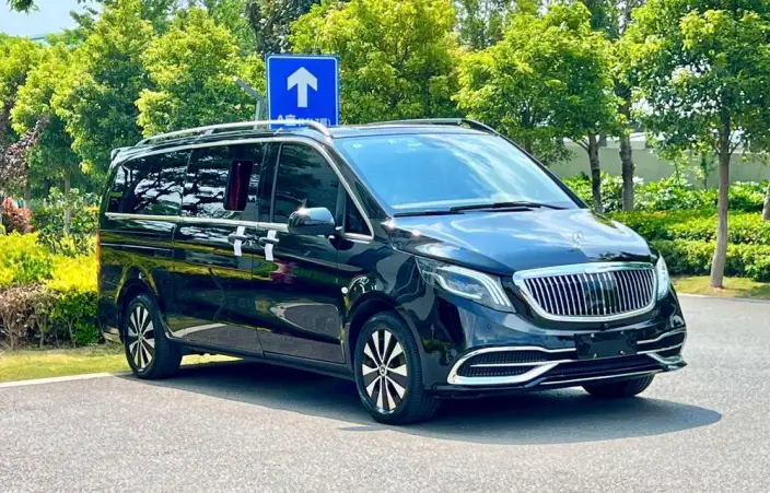 Viano 2023 Model 2.0T Elite Edition 7 seat – фото 3