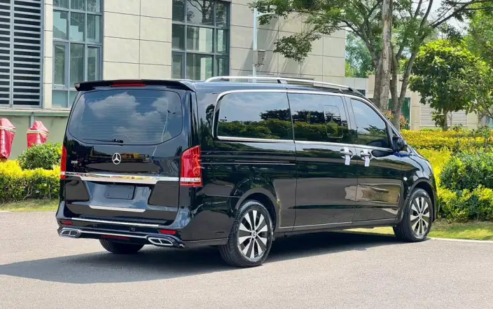 Viano 2023 Model 2.0T Elite Edition 7 seat – фото 7