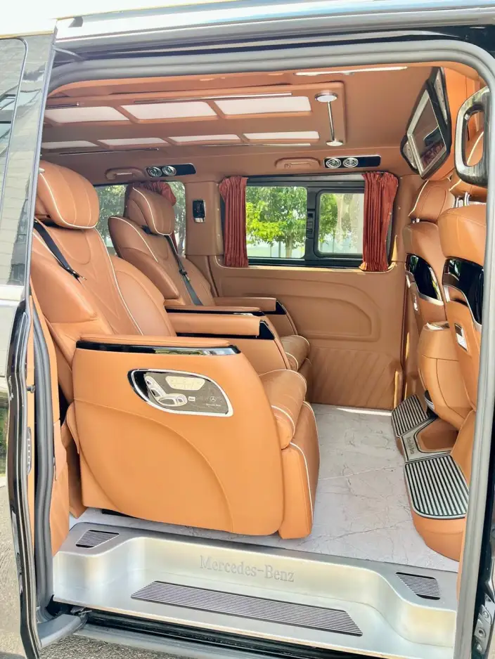 Viano 2023 Model 2.0T Elite Edition 7 seat – фото 9